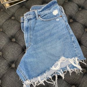 Abercrombie curve love 4” high rise mom short